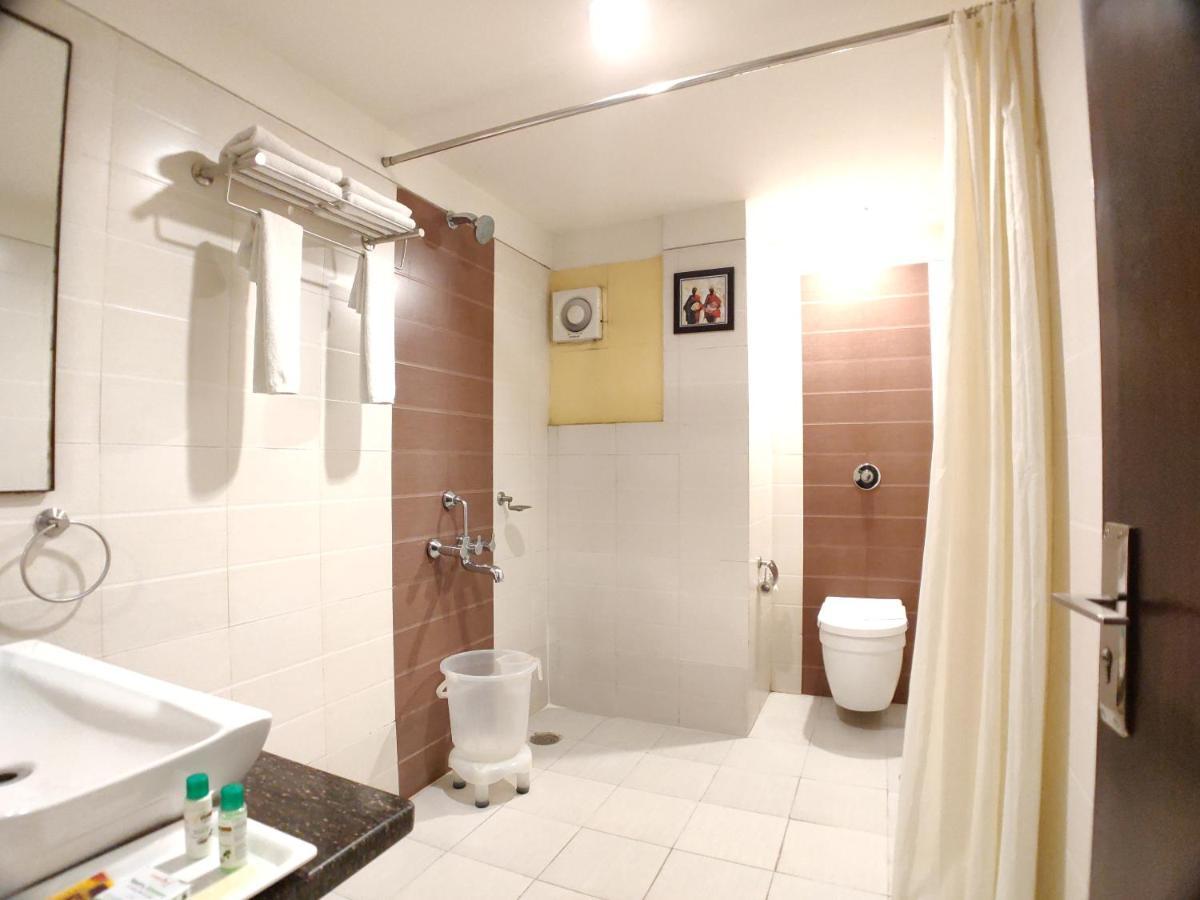 בהופאל Hotel Shiv Vilas מראה חיצוני תמונה